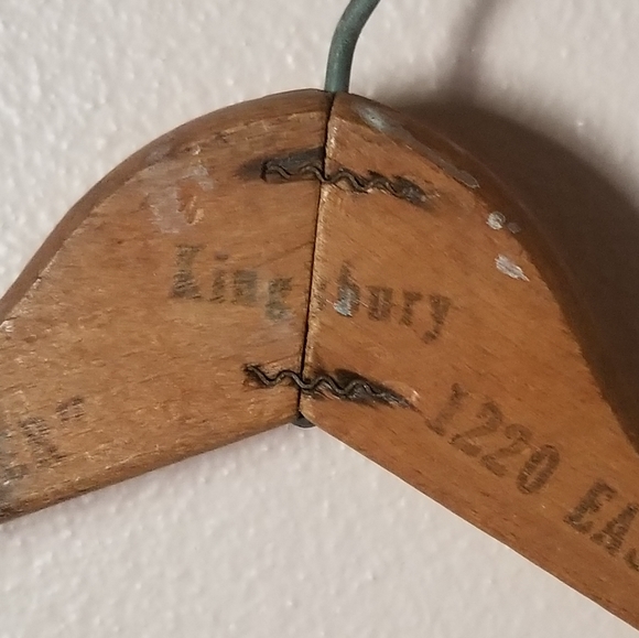 VINTAGE WOODEN Brooklyn Clothes Hanger - Picture 3 of 9